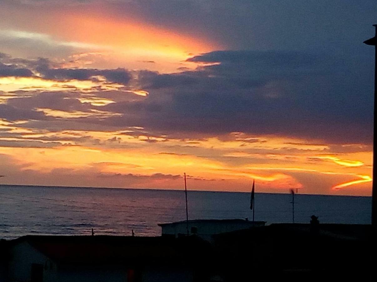 Tula 4 - Appartamento vista mare Passoscuro Esterno foto